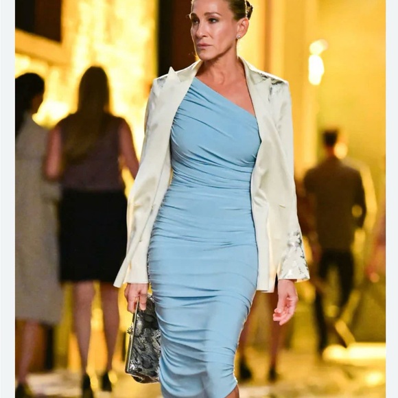 Iconic Diana Gown - Picture 4 of 8